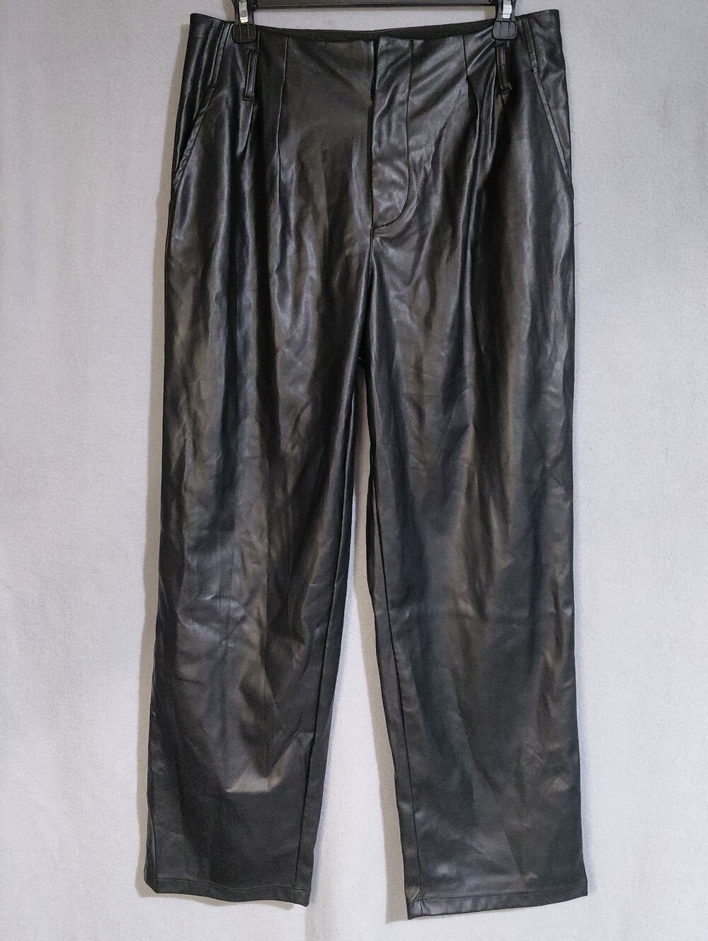 Black High Waisted Relaxed Fit Pleated Trousers Sz 8 NWT